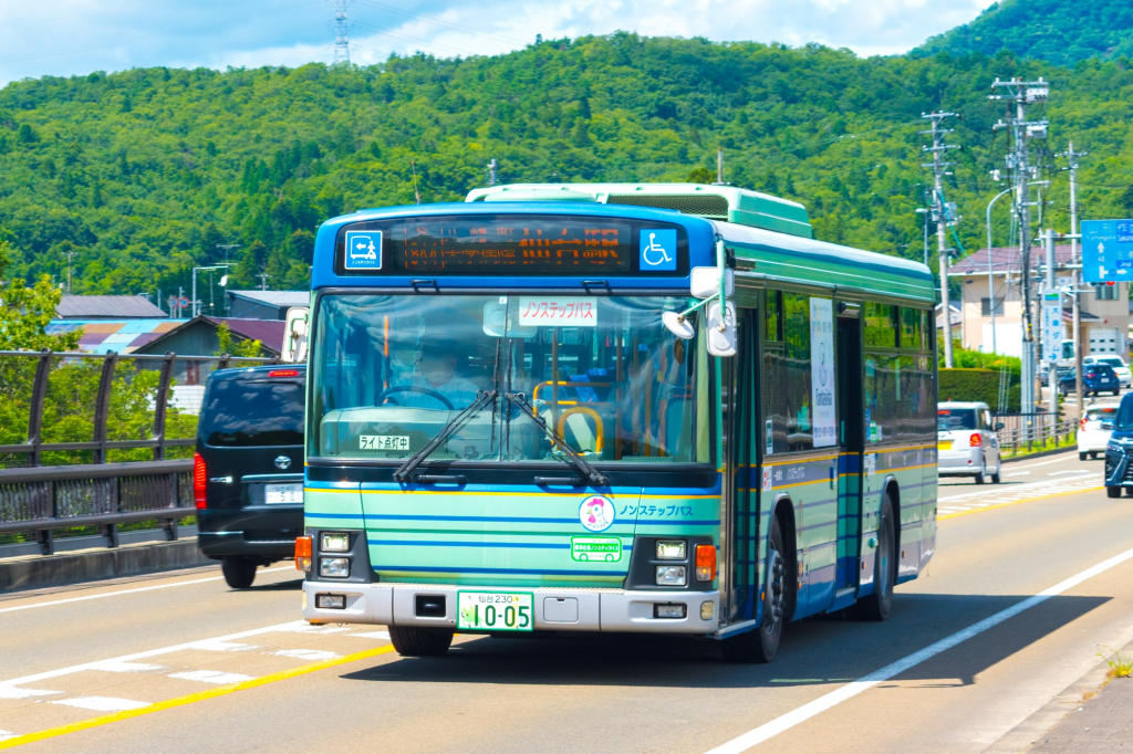 仙台市営バスの写真（いすゞ エルガ LKG-LV234L3（仙台市交通局 白沢出張所所属 仙台230 い 1005））