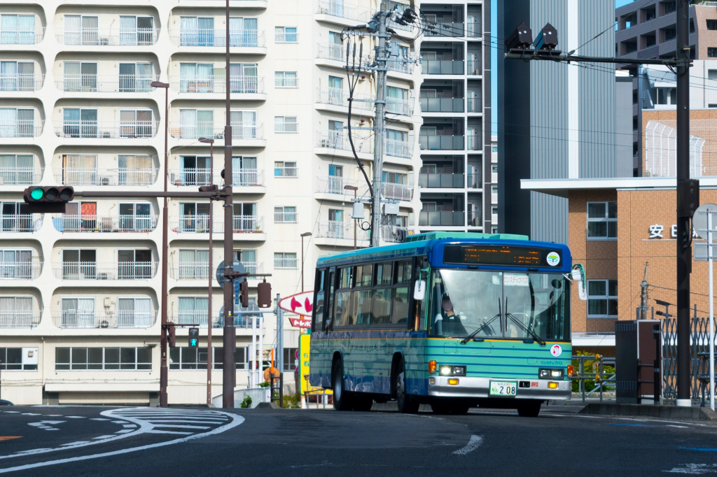 仙台230あ208(仙台市営バス いすゞ キュービック KC-LV280N) X200系統蒲生線