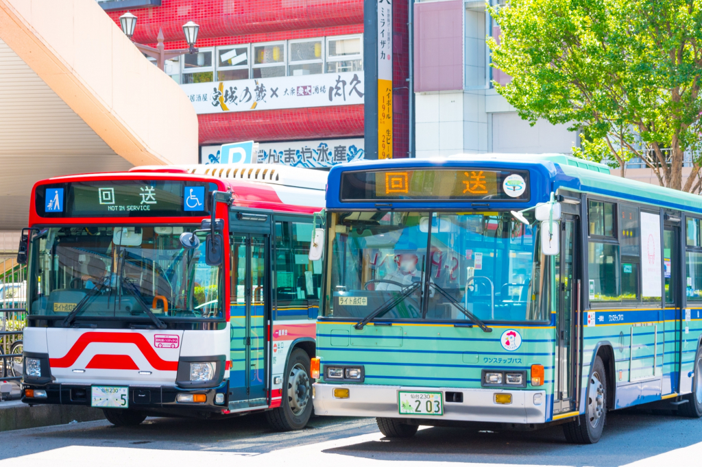 仙台230あ203(仙台市営バス いすゞ キュービック KC-LV280N)と宮城交通 いすゞエルガ 仙台230う5
