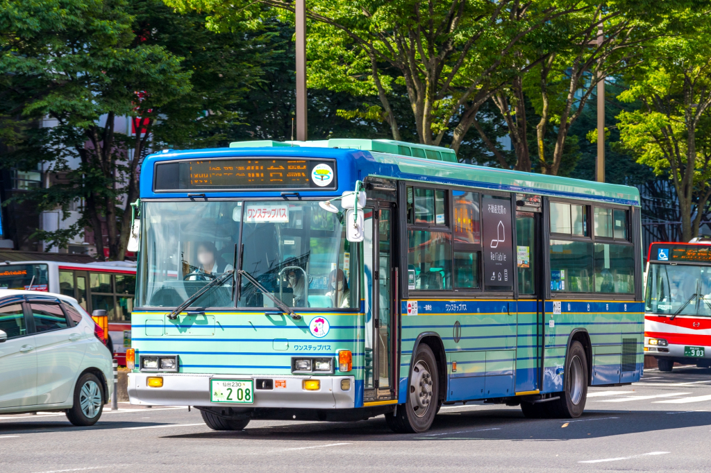 仙台230あ208(仙台市営バス いすゞ キュービック KC-LV280N) 仙台市営バスの東武顔キュービック