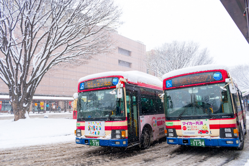 雪景色の福島交通