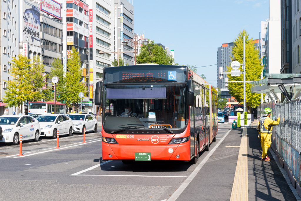 新潟交通の連結バス・BRT
