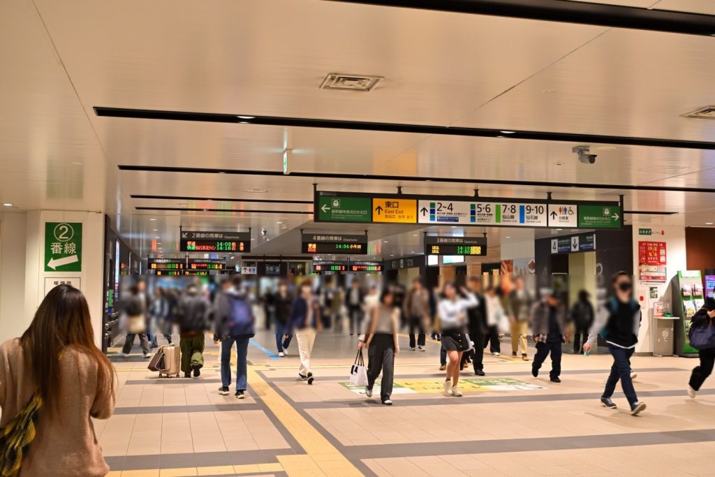 仙台駅在来線ホームの写真